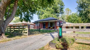 8593 Vicki Ln, Louisville, KY 40258