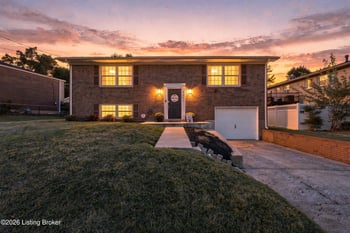 8601 Gainsborough Dr, Louisville, KY 40291