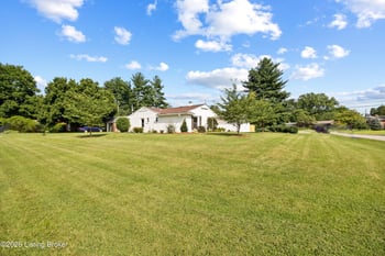 8601 Whipps Bend Rd, Louisville, KY 40222
