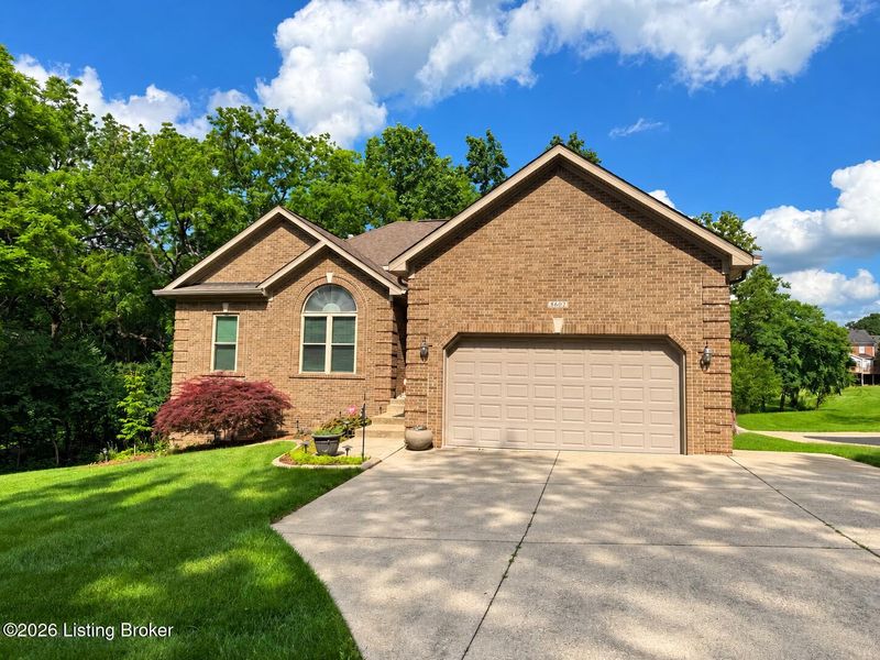 8602 Hudson Ln, Louisville, KY 40291