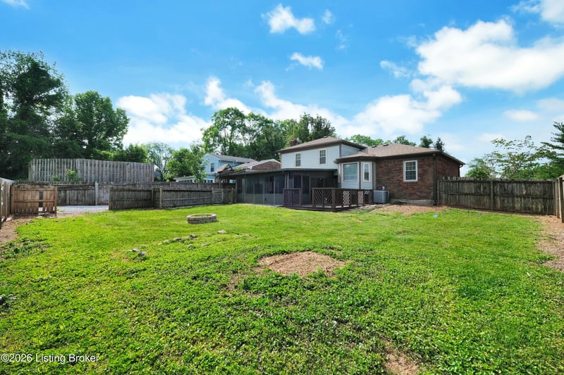 8605 Amerivan Dr, Jeffersontown, KY 40299
