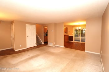 8605 Montrie Ct, Louisville, KY 40219