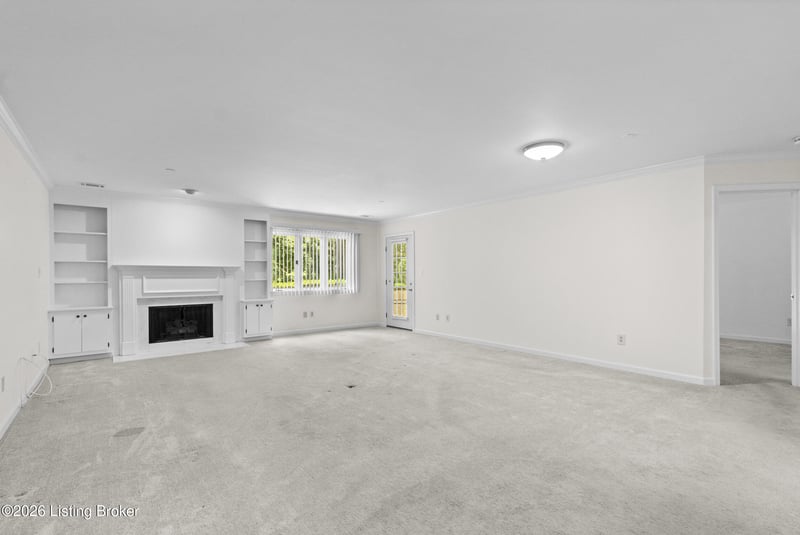 8605 Shelbyville Rd #127, Louisville, KY 40222