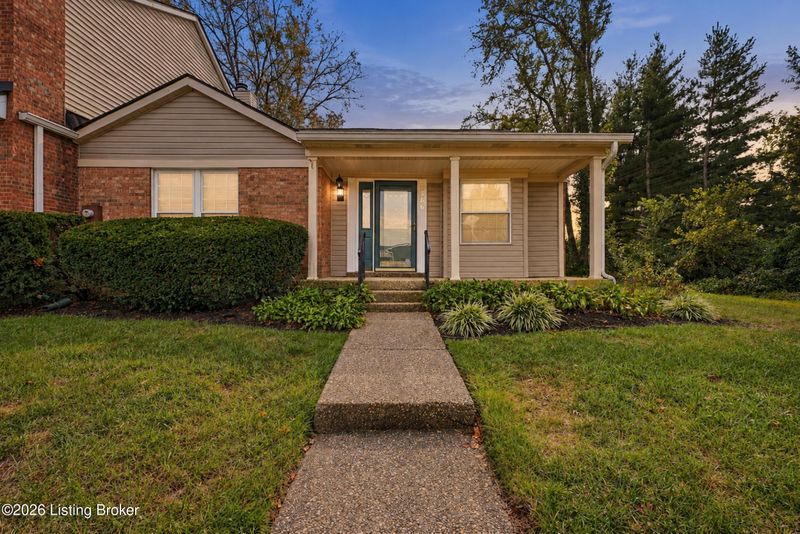 8606 Locust Ct, Louisville, KY 40242