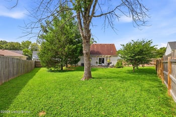 8613 Hickory Falls Ln, Pewee Valley, KY 40056