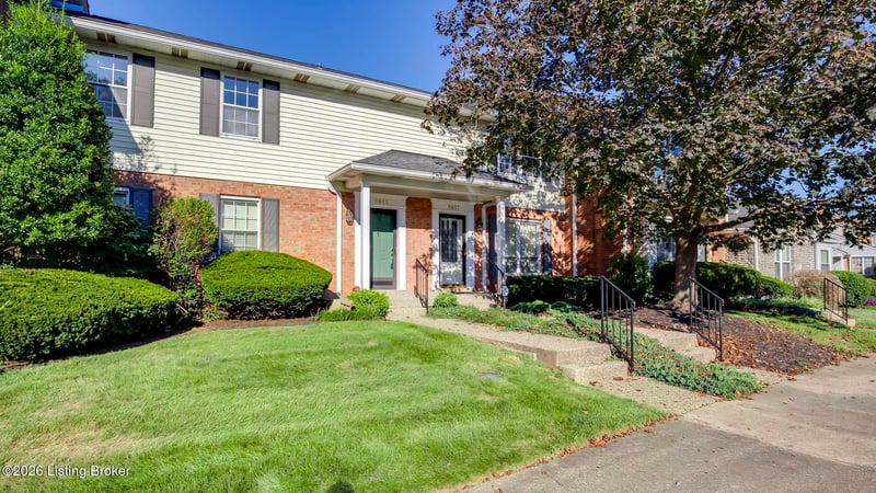 8615 Locust Ct, Louisville, KY 40242