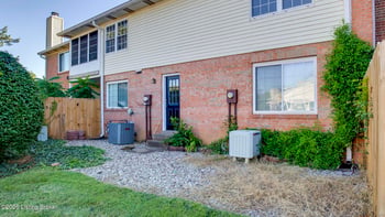 8615 Locust Ct, Louisville, KY 40242
