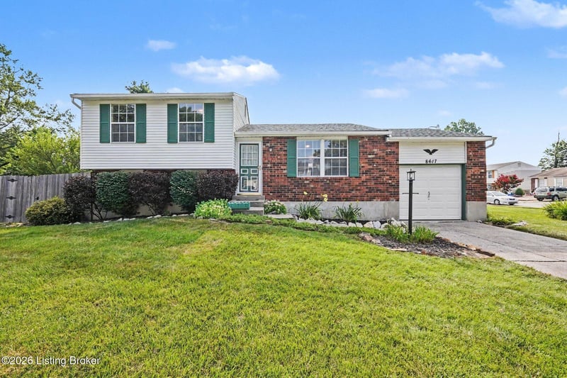 8617 Montrie Ct, Louisville, KY 40219