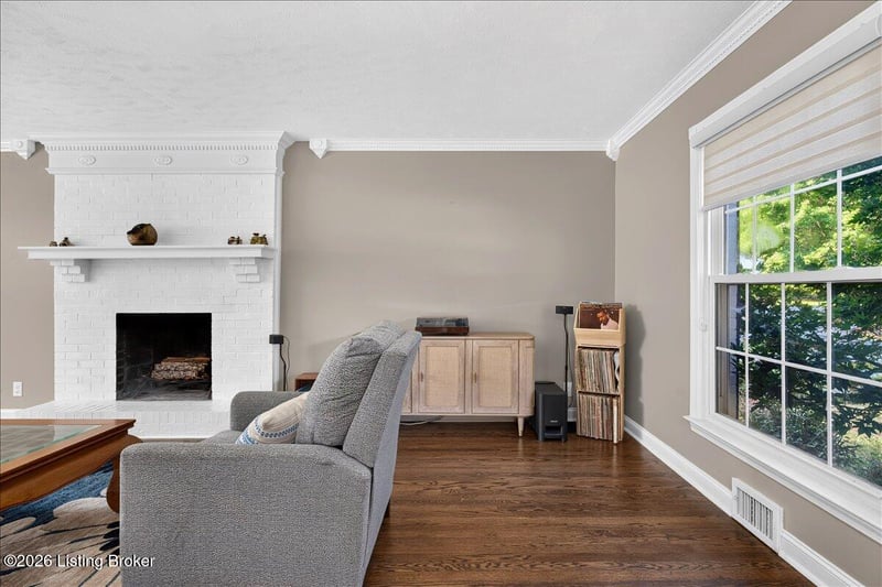 8618 Whipps Bend Rd, Louisville, KY 40222