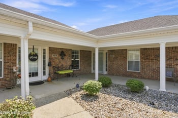 8621 Applegate Village Dr, Louisville, KY 40219