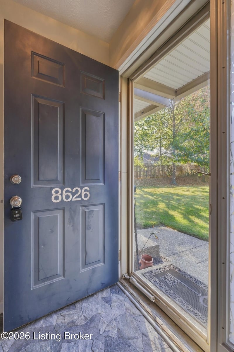8626 Grand Neptune Dr, Louisville, KY 40228