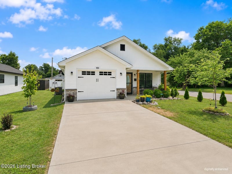 865 S Main St, Scottsburg, IN 47170