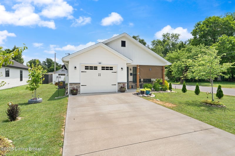 865 S Main St, Scottsburg, IN 47170