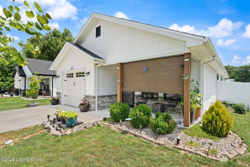 865 S Main St, Scottsburg, IN 47170