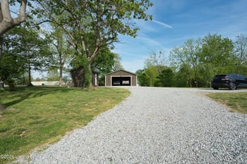 8675 Ky 52, Loretto, KY 40037