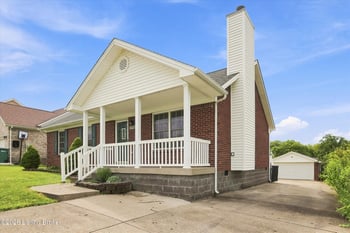 8702 Vision Pl, Louisville, KY 40229