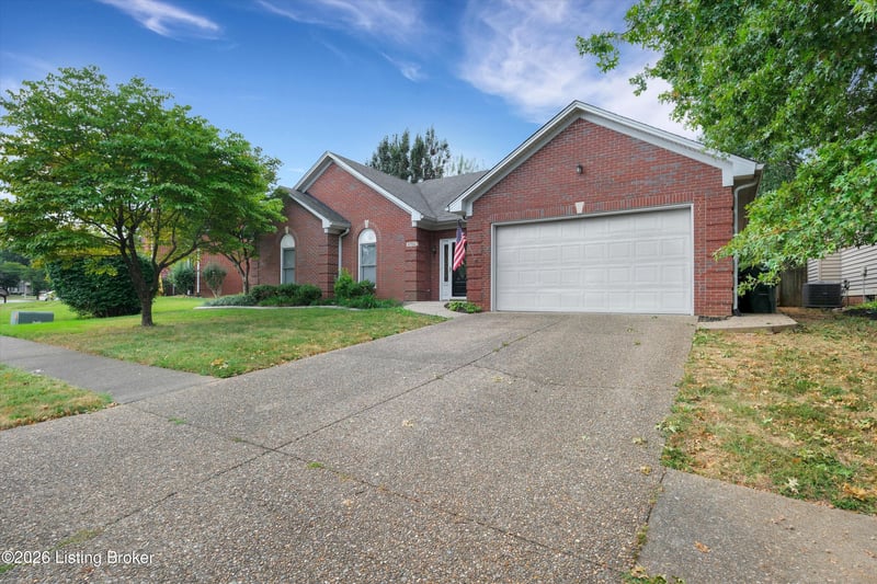 8704 Brittany Dr, Louisville, KY 40220