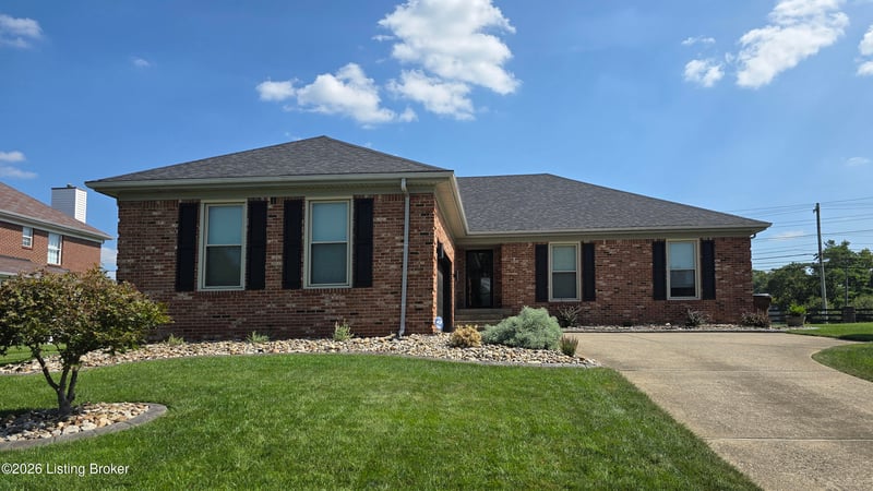 8704 Valeridge Ct, Louisville, KY 40242