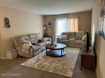 8714 Bayberry Pl #APT 8, Louisville, KY 40242