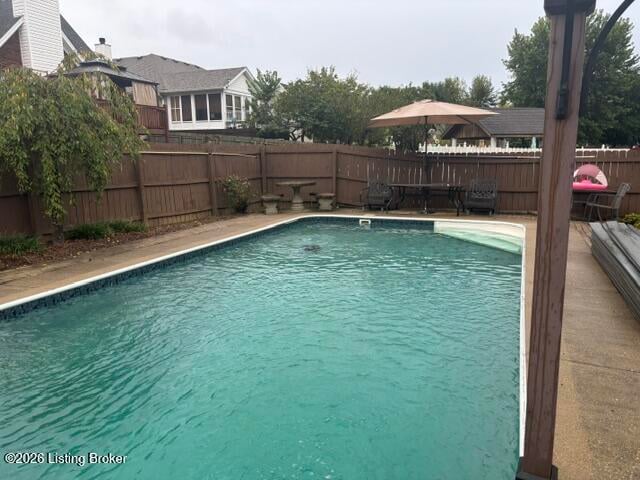 8717 Hi View Ln, Louisville, KY 40272