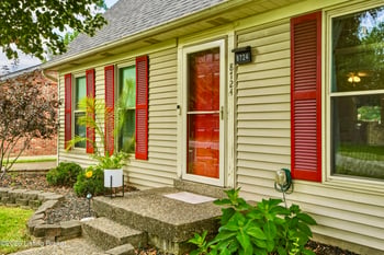 8724 Loch Lea Ln, Jeffersontown, KY 40299