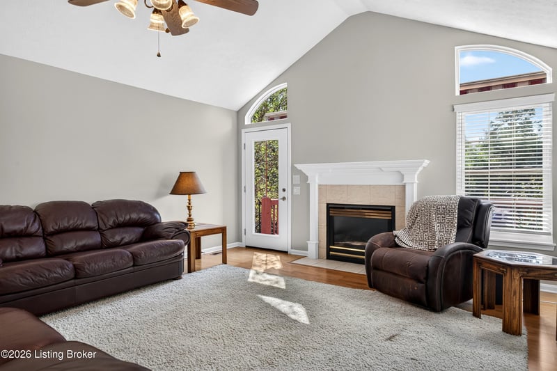 8731 Lough Dr, Louisville, KY 40291