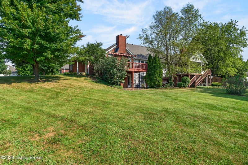 8731 Lough Dr, Louisville, KY 40291