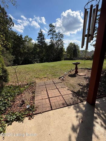 8731 Lough Dr, Louisville, KY 40291