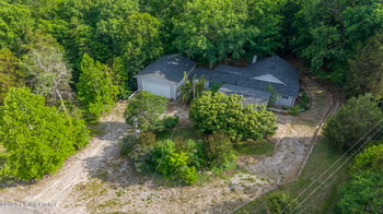 877 Twin Cove Rd, Clarkson, KY 42726