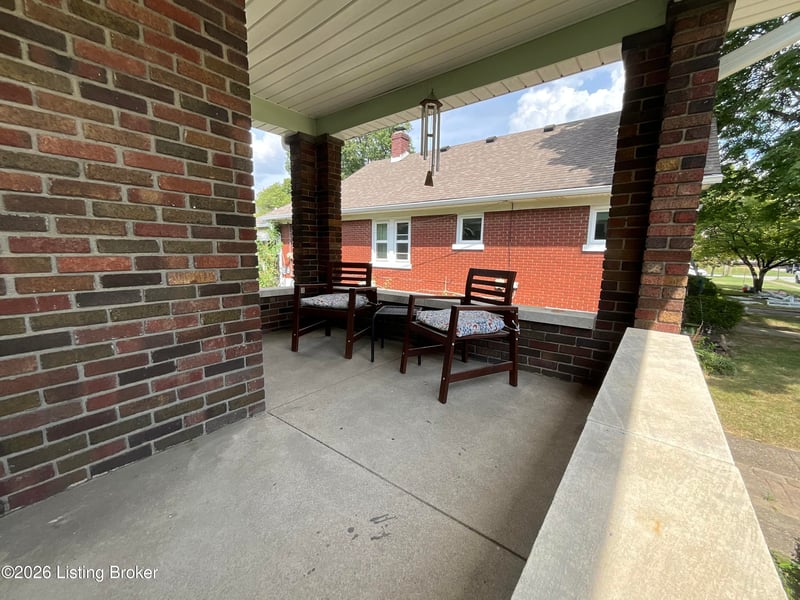 879 Minoma Ave, Louisville, KY 40217
