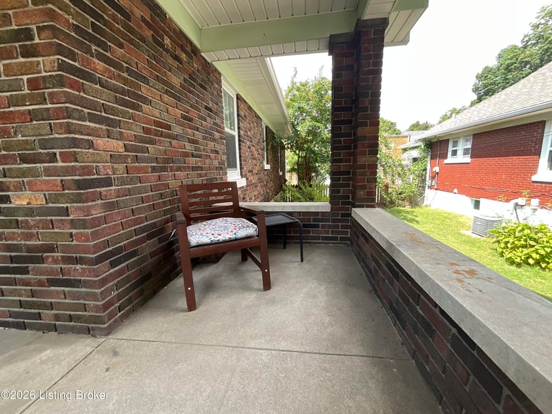 879 Minoma Ave, Louisville, KY 40217