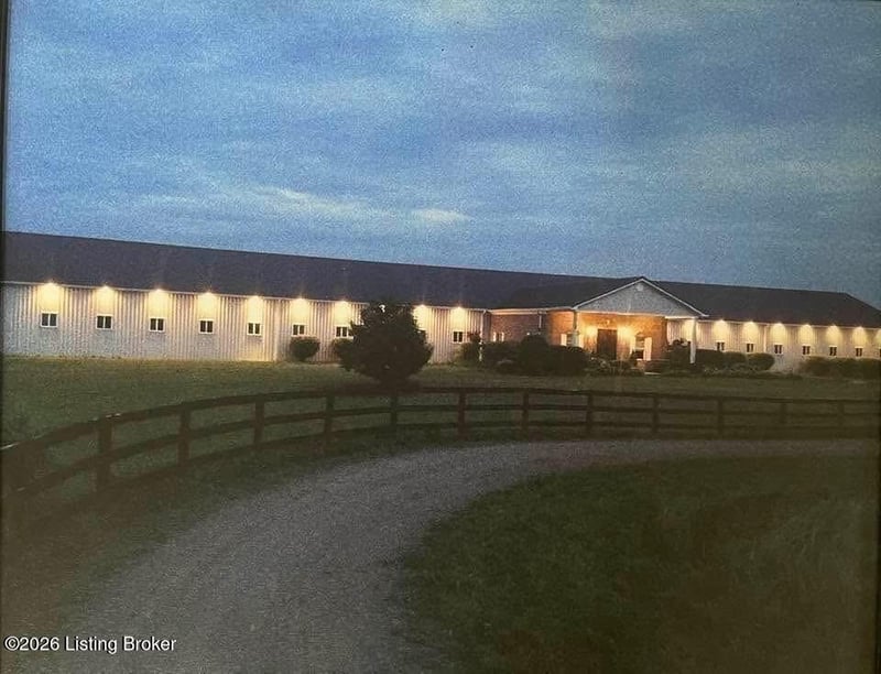 880 Louisville Farms Rd, Coxs Creek, KY 40013