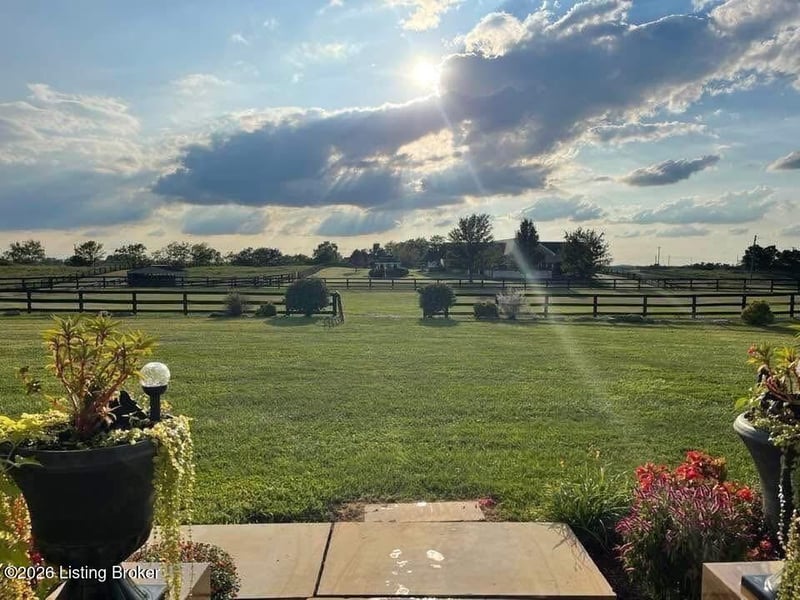 880 Louisville Farms Rd, Coxs Creek, KY 40013