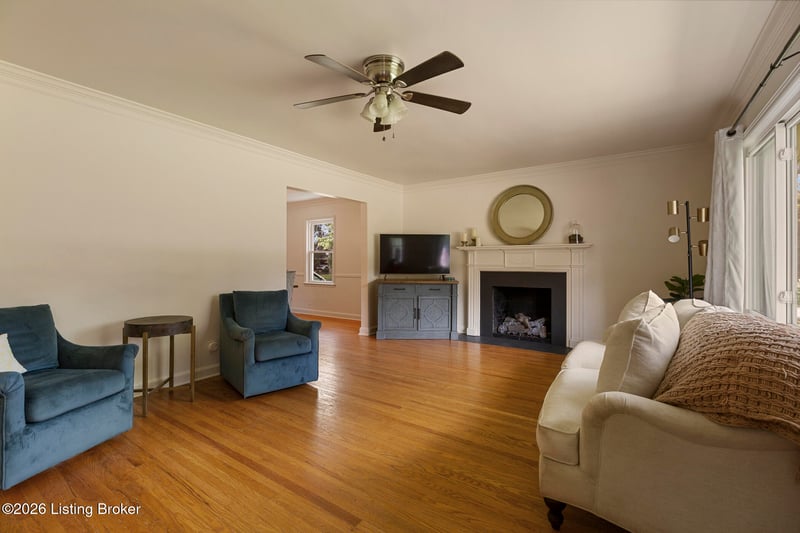 8800 Charing Cross Rd, Louisville, KY 40222