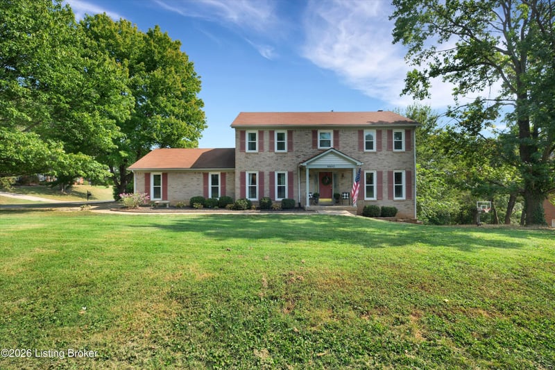 8800 Cranborne Ct, Louisville, KY 40241