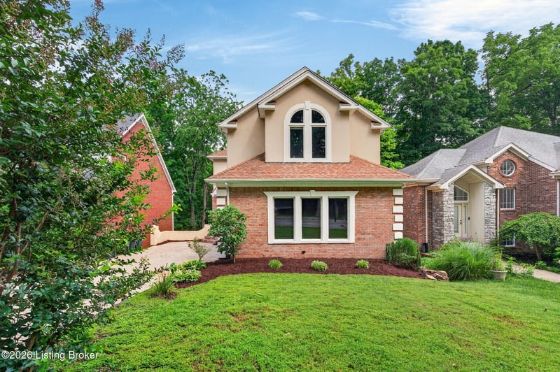 8800 Wooded Trail Ct, Louisville, KY 40220