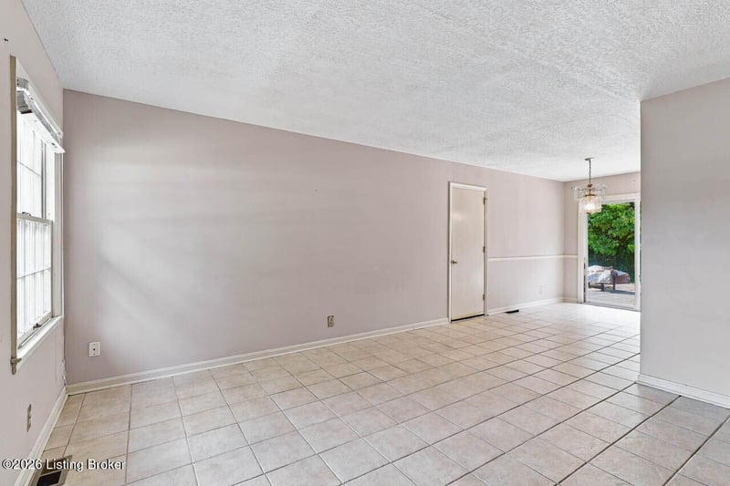 8801 Blossom Ln, Louisville, KY 40242