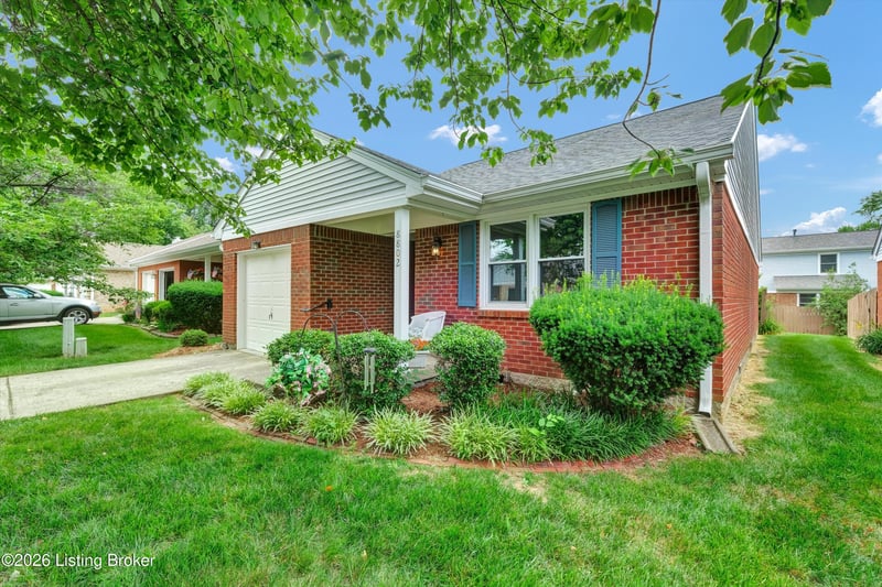 8802 Doe Run Ct, Louisville, KY 40242