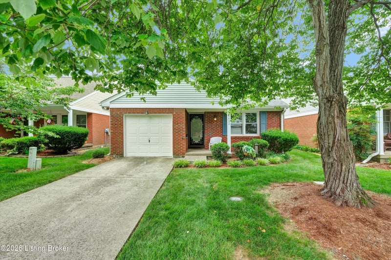 8802 Doe Run Ct, Louisville, KY 40242