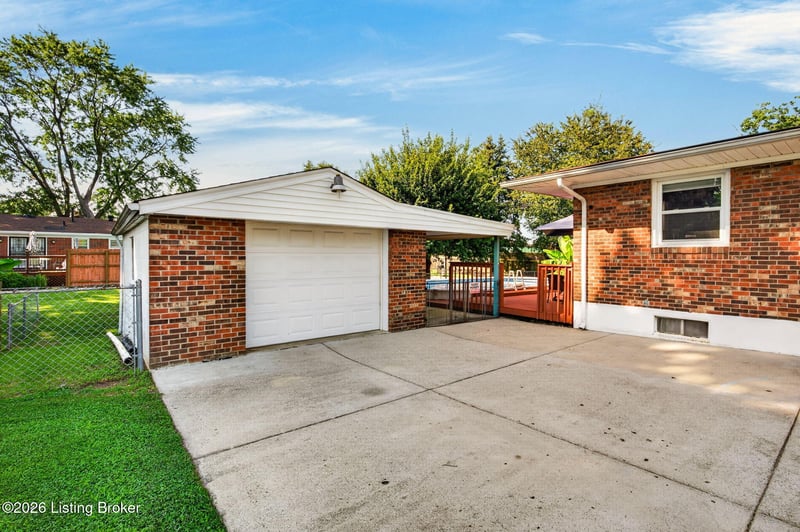 8802 Gladstonberry Pl, Louisville, KY 40258