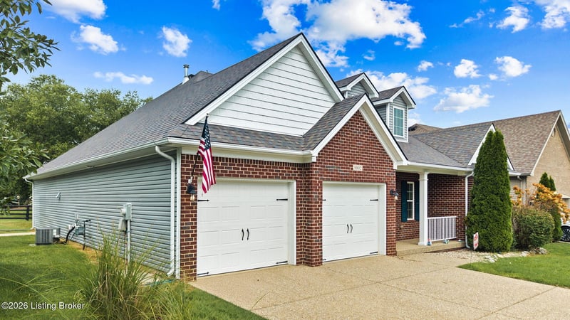8802 Talon Ridge Dr, Louisville, KY 40229