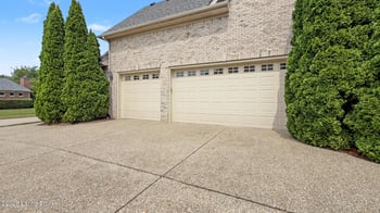 8803 Summit Ridge Dr, Louisville, KY 40241