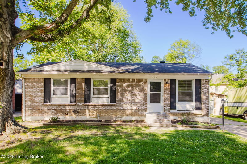8805 Maplecreek Dr, Louisville, KY 40219