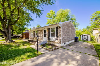 8805 Maplecreek Dr, Louisville, KY 40219