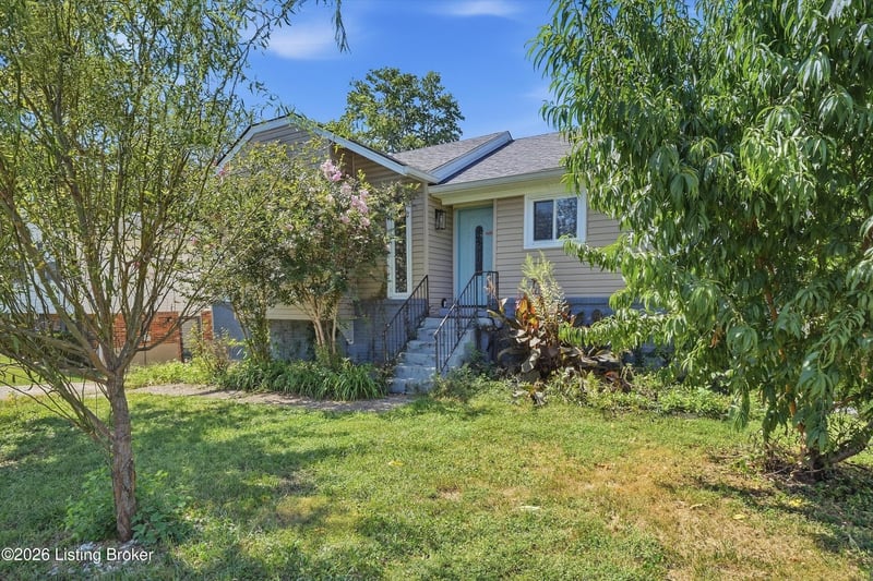8808 Loch Lea Ln, Louisville, KY 40291