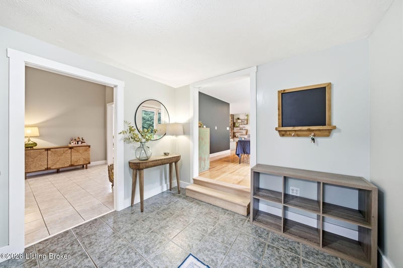 8809 Old Bates Rd, Louisville, KY 40228