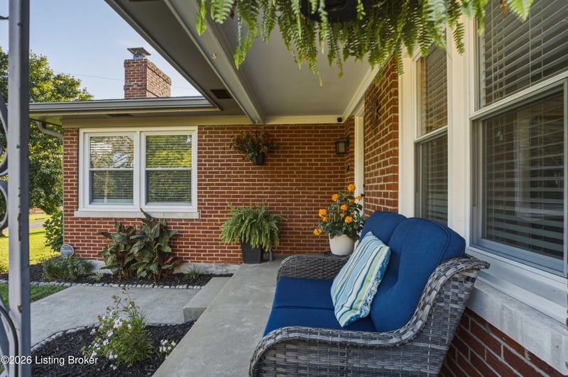 8811 Waltlee Rd, Louisville, KY 40291