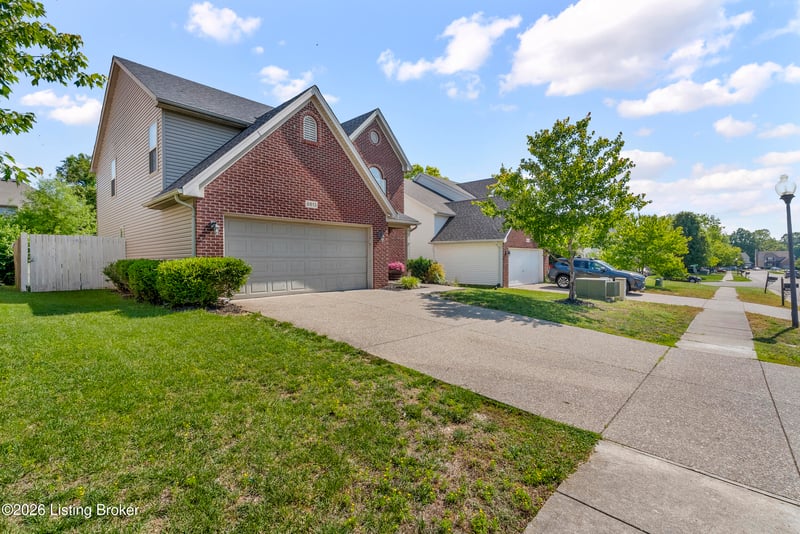 8813 Eli Dr, Louisville, KY 40291