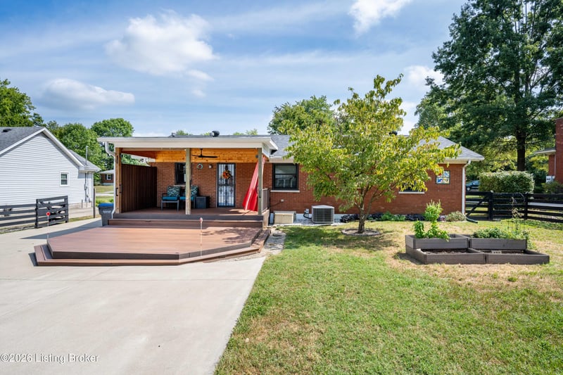 8814 Maple Rd, Louisville, KY 40229