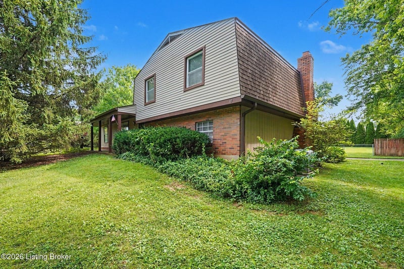 8819 Ash Ave, Pewee Valley, KY 40056